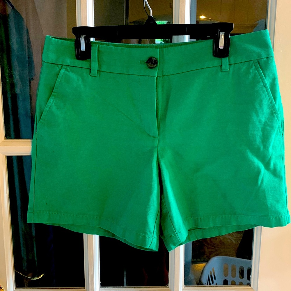 Loft 6” short sz 6